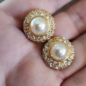 Roman Vintage Clip-on Earrings